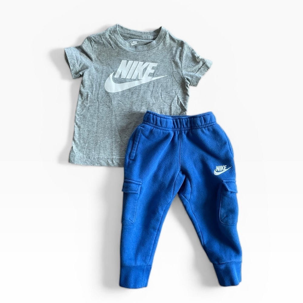 Nike toddler Blue Cargo Joggers and The Nike Tee in Gray Size: 2T